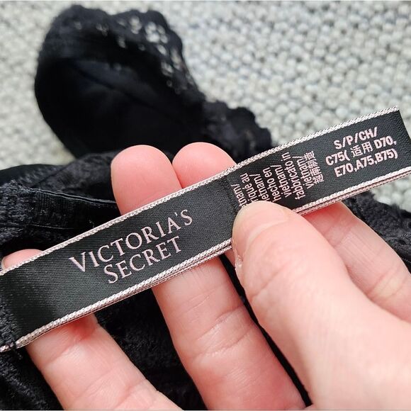 💝Victorias Secret Elegant Black Lace Bralette - Picture 3 of 3